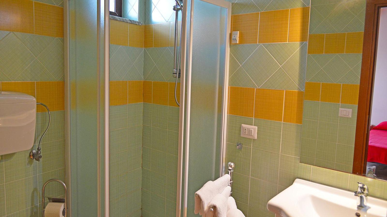 Splash'S Rooms Spadafora Esterno foto