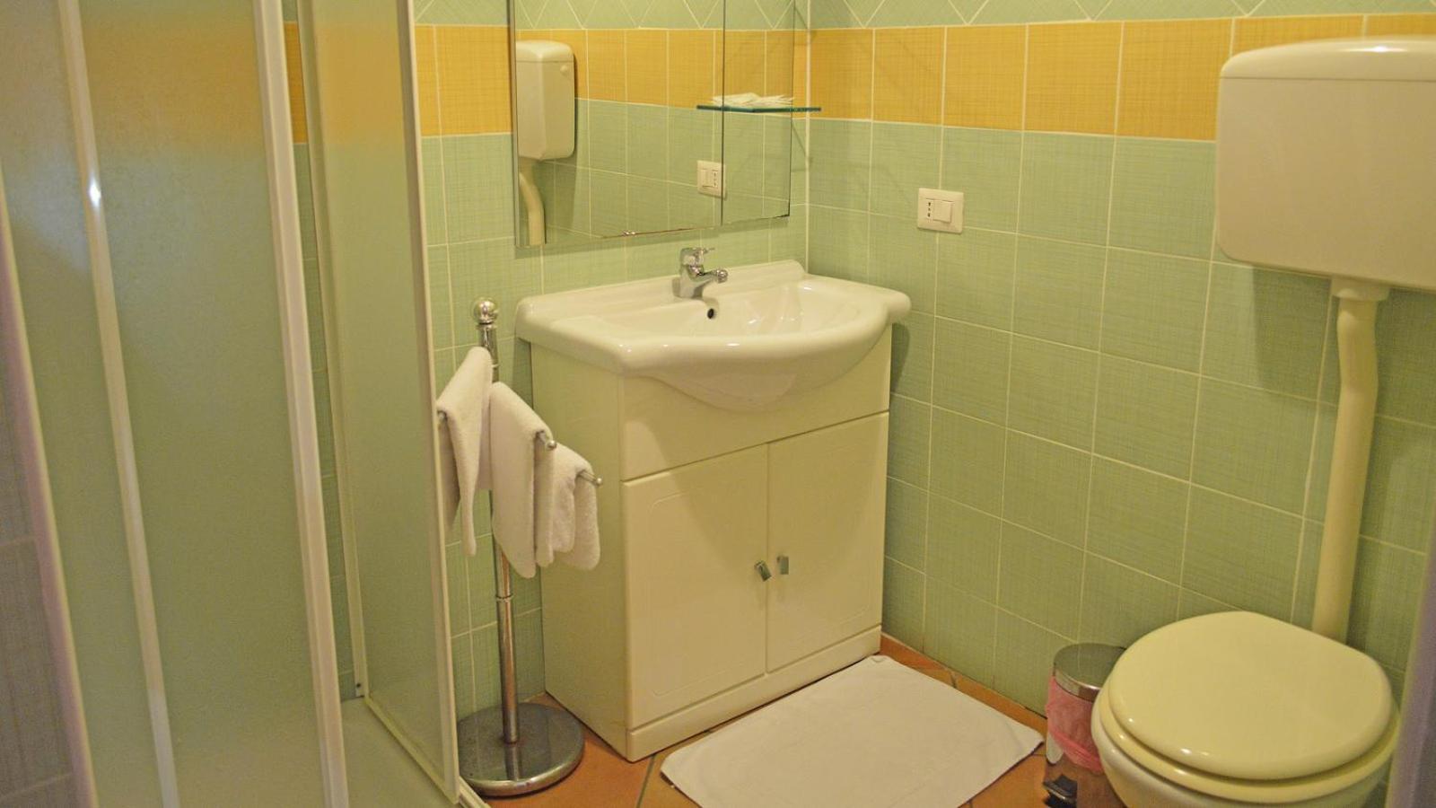 Splash'S Rooms Spadafora Esterno foto