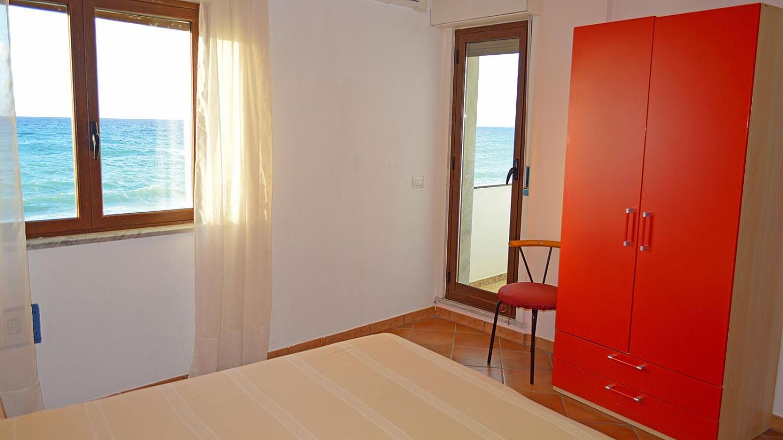 Splash'S Rooms Spadafora Esterno foto